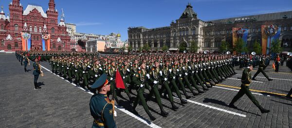 Военный парад, посвященный 73-й годовщине Победы в ВОВ Военный парад, посвященный 73-й годовщине Победы в ВОВ - Sputnik Литва