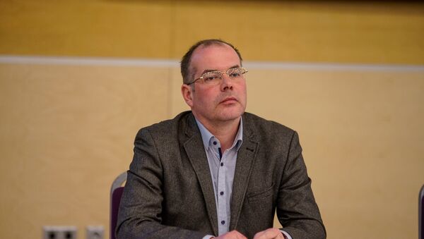 Евродепутат Андрей Мамыкин на Вселатвийском родительском собрании - Sputnik Литва
