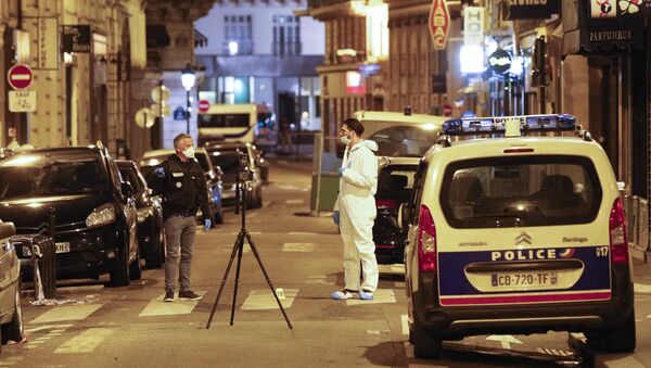 Последствия нападения на прохожих в центре Парижа, Франция, 13 мая 2018 года - Sputnik Литва