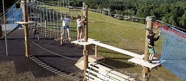 Открытие парка аттракционов в парке Лиепкалнис Открытие парка аттракционов в парке Лиепкалнис - Sputnik Lietuva