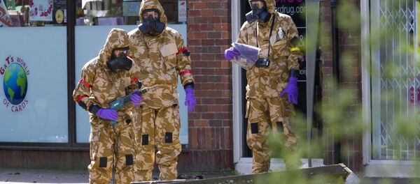 В Солсбери приступили к очистке связанных с отравлением Скрипалей мест - Sputnik Литва