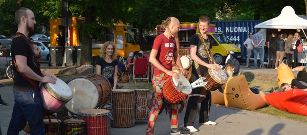 Уличные музыканты на улицах Вильнюса - Sputnik Литва