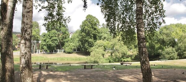 Сквер имени Немцова напротив посольства России в Вильнюсе - Sputnik Литва