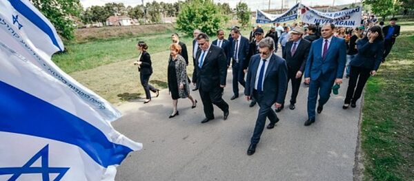 Марш живых с участием Линаса Линкявичюса Марш живых с участием Линаса Линкявичюса - Sputnik Литва