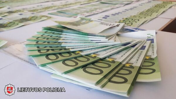 Vilniaus kriminalistai aptiko 85 tūkst. netikrų eurų - Sputnik Lietuva