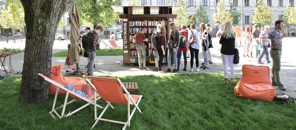 Библиотека под открытым небом в Вильнюсе, архивное фото - Sputnik Литва