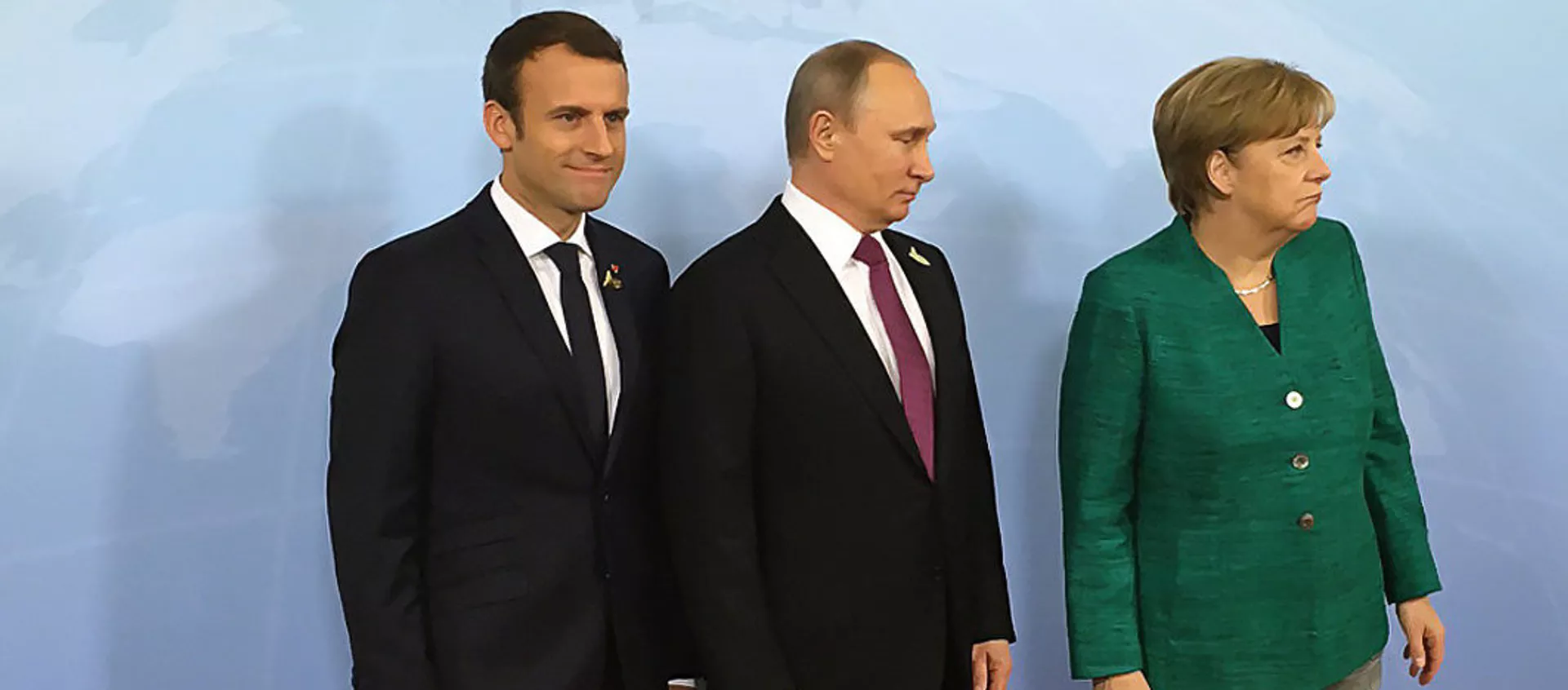 Президент России Владимир Путин, президент Франции Эммануэль Макрон и канцлер Германии Ангела Меркель, архивное фото - Sputnik Lietuva, 1920, 05.04.2021