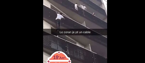 Малиец спас жизнь ребенку в Париже - Sputnik Lietuva