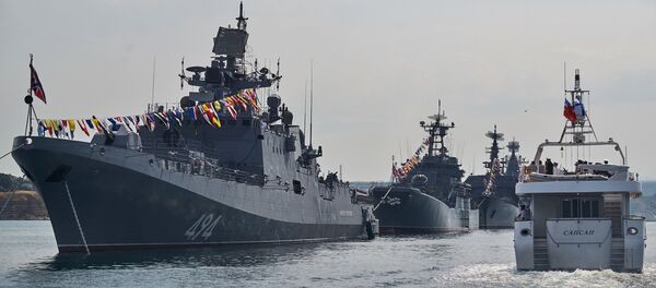 Генеральная репетиция парада кораблей ко Дню ВМФ в Севастополе, архивное фото - Sputnik Литва