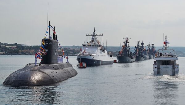 Генеральная репетиция парада кораблей ко Дню ВМФ в Севастополе, архивное фото - Sputnik Lietuva