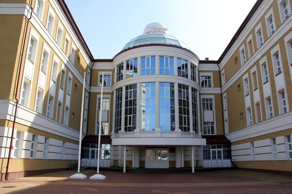 Главный корпус Республиканского лицея для одаренных детей в Саранске Главный корпус Республиканского лицея для одаренных детей в Саранске - Sputnik Литва