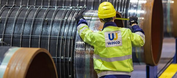 Установка распорок между трубами и армокаркасами для строительства Nord Stream 2 - Sputnik Литва