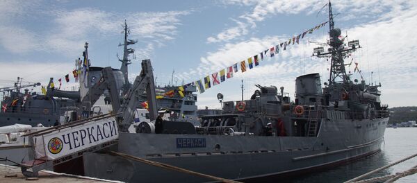 Морской тральщик ВМС Украины Черкассы, архивное фото - Sputnik Литва