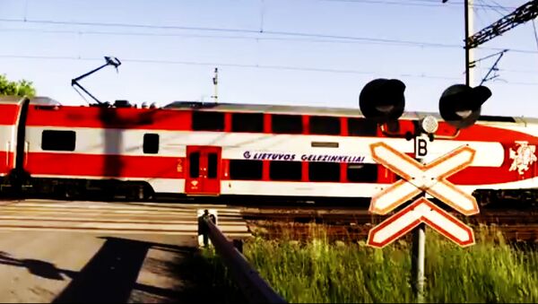 Социальный эксперимент о том, что надо снимать наушники, приблизившись к железной дороге - Sputnik Lietuva
