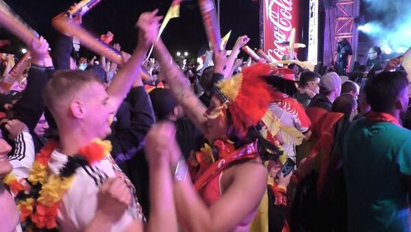 Радостные крики и танцы немцев после победы над Италией в ¼ финала Евро-2016 - Sputnik Литва