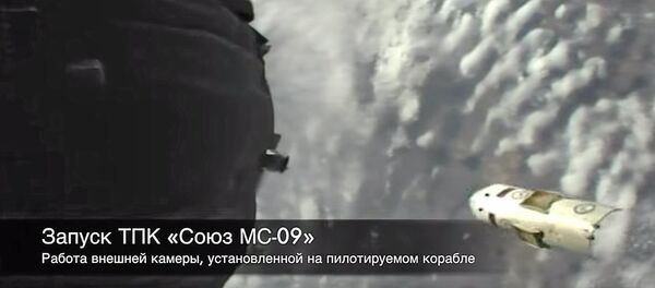 Роскосмос впервые показал на видео отсоединение Союза от ракеты - Sputnik Литва