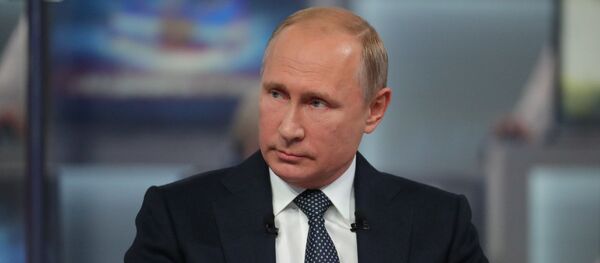 Прямая линия с президентом России Владимиром Путиным Прямая линия с президентом России Владимиром Путиным - Sputnik Lietuva