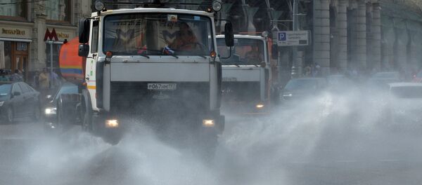 Laistymo mašina Maskvoje Laistymo mašina Maskvoje - Sputnik Lietuva