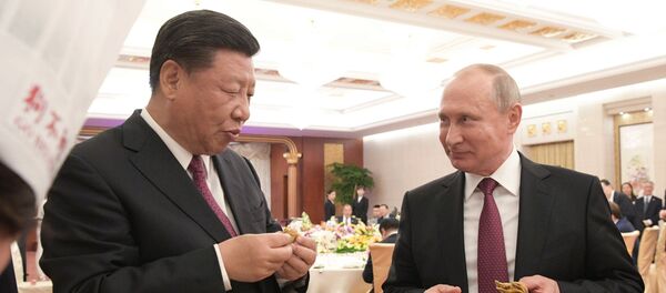 Rusijos prezidentas Vladimiras Putinas ir Kinijos vadovas Xi Jinpingas Rusijos prezidentas Vladimiras Putinas ir Kinijos vadovas Xi Jinpingas - Sputnik Lietuva