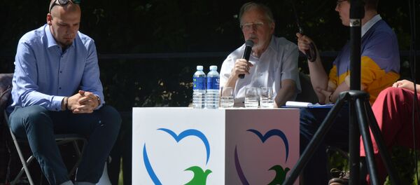 Консерваторы Литвы провели акцию поминовения российских оппозиционеров возле посольства РФ Консерваторы Литвы провели акцию поминовения российских оппозиционеров возле посольства РФ - Sputnik Lietuva