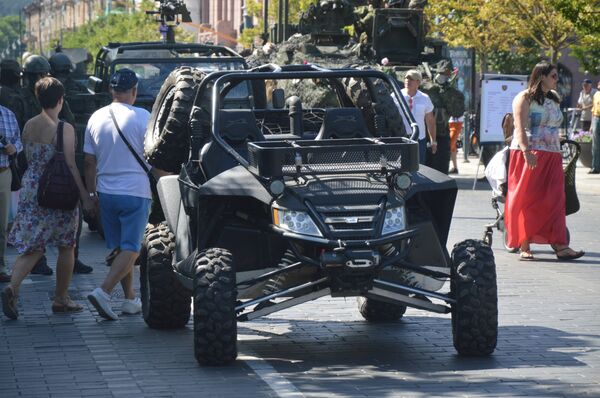 Выставка военной техники в Вильнюсе Выставка военной техники в Вильнюсе - Sputnik Литва