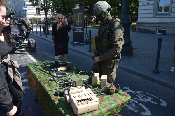 Выставка военной техники в Вильнюсе Выставка военной техники в Вильнюсе - Sputnik Литва
