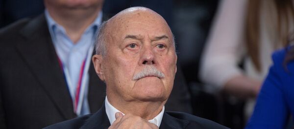 Сопредседатель Центрального штаба ОНФ, депутат Госдумы РФ, кинорежиссер Станислав Говорухин, архивное фото Сопредседатель Центрального штаба ОНФ, депутат Госдумы РФ, кинорежиссер Станислав Говорухин, архивное фото - Sputnik Литва