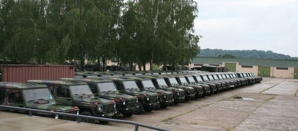 В Литву перевозят военные джипы, приобретенные в Нидерландах - Sputnik Литва