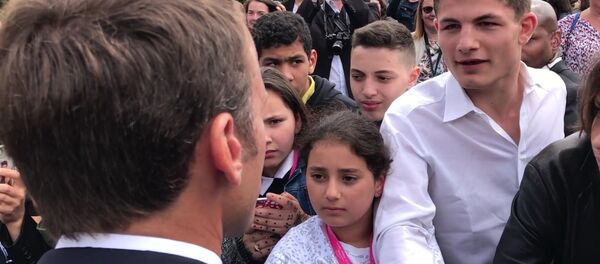 Макрон попросил школьника называть его Мистер Президент Макрон попросил школьника называть его Мистер Президент - Sputnik Lietuva