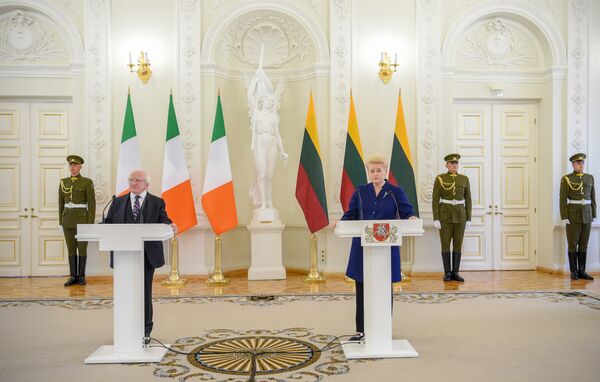 Встреча президента Литвы Дали Грибаускайте с президентом Ирландии Майклом Хиггинсом. 19 июня 2018 Встреча президента Литвы Дали Грибаускайте с президентом Ирландии Майклом Хиггинсом. 19 июня 2018 - Sputnik Литва