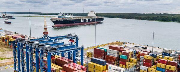 Контейнеровоз MSC Francesca в Клайпедском порту - Sputnik Литва