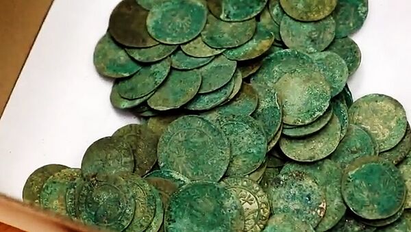 Древние монеты найденные в Каунасе во время реставрационных работ - Sputnik Lietuva