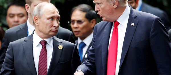 Президент России Владимир Путин и президент Америки Дональд Трамп - Sputnik Литва
