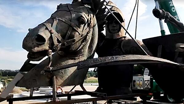 В Каунас привезли скульптуру Погоня, которую сделали в Украине - Sputnik Lietuva