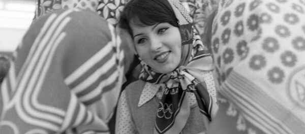 Платки с эмблемой московских Олимпийских игр 1980 года Платки с эмблемой московских Олимпийских игр 1980 года - Sputnik Литва