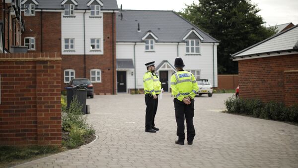 Полицейские в британском Эймсбери после госпитализации двух человек из-за отравления - Sputnik Литва