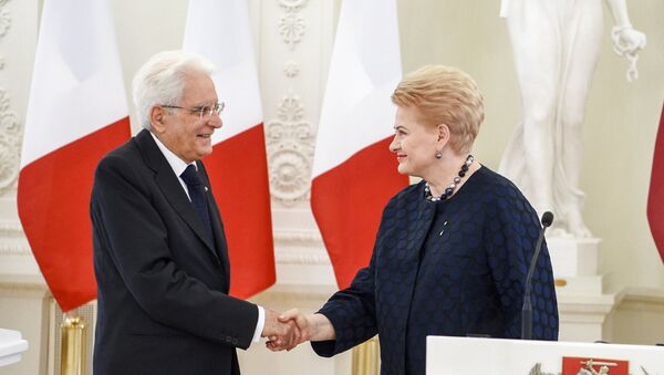 Президент Литвы Даля Грибаускайте на встрече с президентом Италии Сержем Матареллой - Sputnik Литва