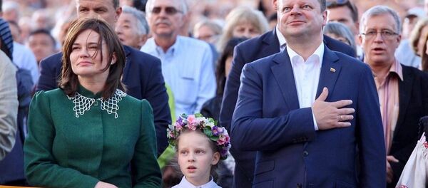 Сквернялис поет гимн - Sputnik Литва