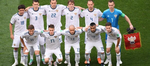 Игроки сборной России перед матчем 1/8 финала чемпионата мира по футболу между сборными Испании и России - Sputnik Литва