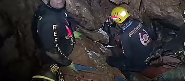 Спасательная операция: дети застряли в пещере в Таиланде - Sputnik Литва