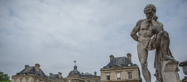 Сенат Франции проголосовал за смягчение санкций против России - Sputnik Литва