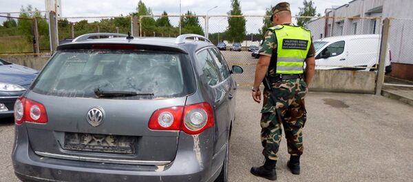 Угнанный автомобиль Угнанный автомобиль - Sputnik Lietuva