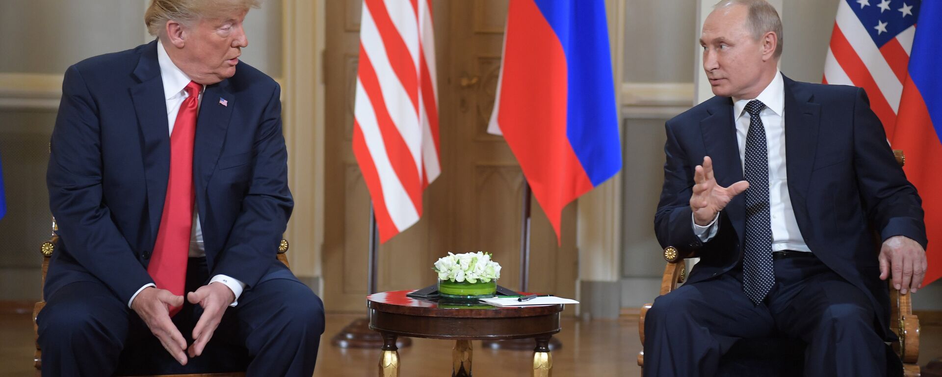 Встреча президента РФ Владимира Путина и президента США Дональда Трампа в Хельсинки - Sputnik Литва, 1920, 09.08.2025
