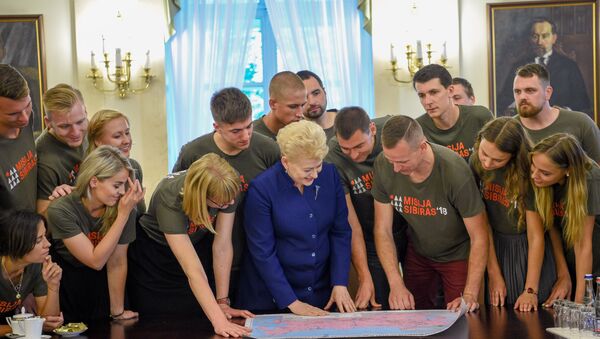 Даля Грибаускайте встретилась с отправляющимися в Казахстан участниками Миссии Сибирь, архивное фото - Sputnik Литва