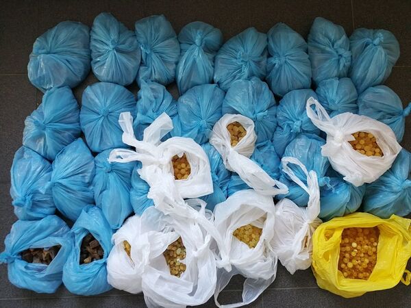 Rusė į Lietuvą bandė įvežti 15 kg gintaro Rusė į Lietuvą bandė įvežti 15 kg gintaro - Sputnik Lietuva