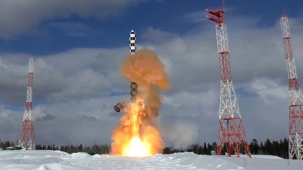 Tarpžemyninės balistinės raketos Sarmat paleidimas Rusijoje - Sputnik Lietuva