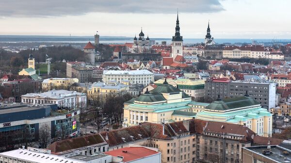 Вид на город с девяносто метровой высоты летней террасы отеля Radisson Blu - Sputnik Литва