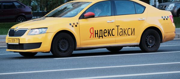 Автомобиль службы Яндекс.Такси, архивное фото - Sputnik Литва