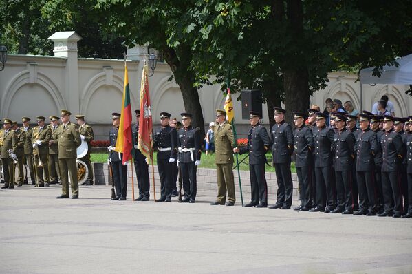 Церемония вручения первых военных званий выпускникам военной академии Литвы - Sputnik Lietuva
