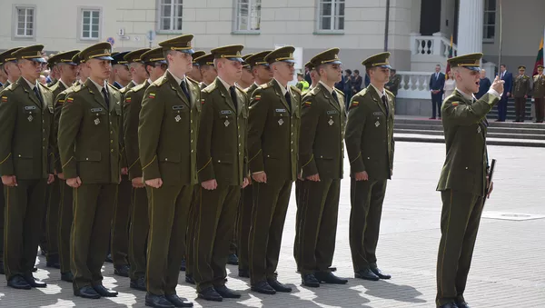 Церемония вручения первых военных званий выпускникам военной академии Литвы - Sputnik Lietuva